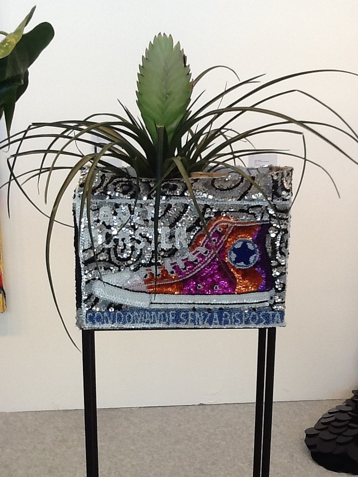 DANIEL GONZALEZ, Dance Monster- Flower Pot, 2012
sequins on canvas. steel, resin, 51 1/8 x 9 1/2 x 2 3/4 in. (130 x 24 x 7 cm)
GD-C-0044